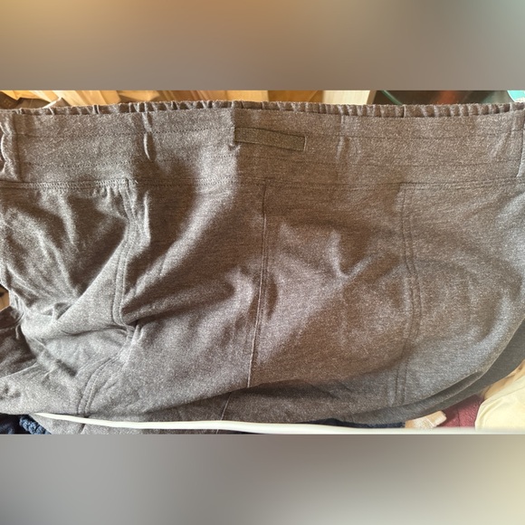 LUNYA Men's Slumberknit™ Short Gray Sz xxl
NWOT - Picture 4 of 7